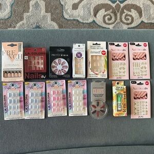 bundle of various press on fake nails